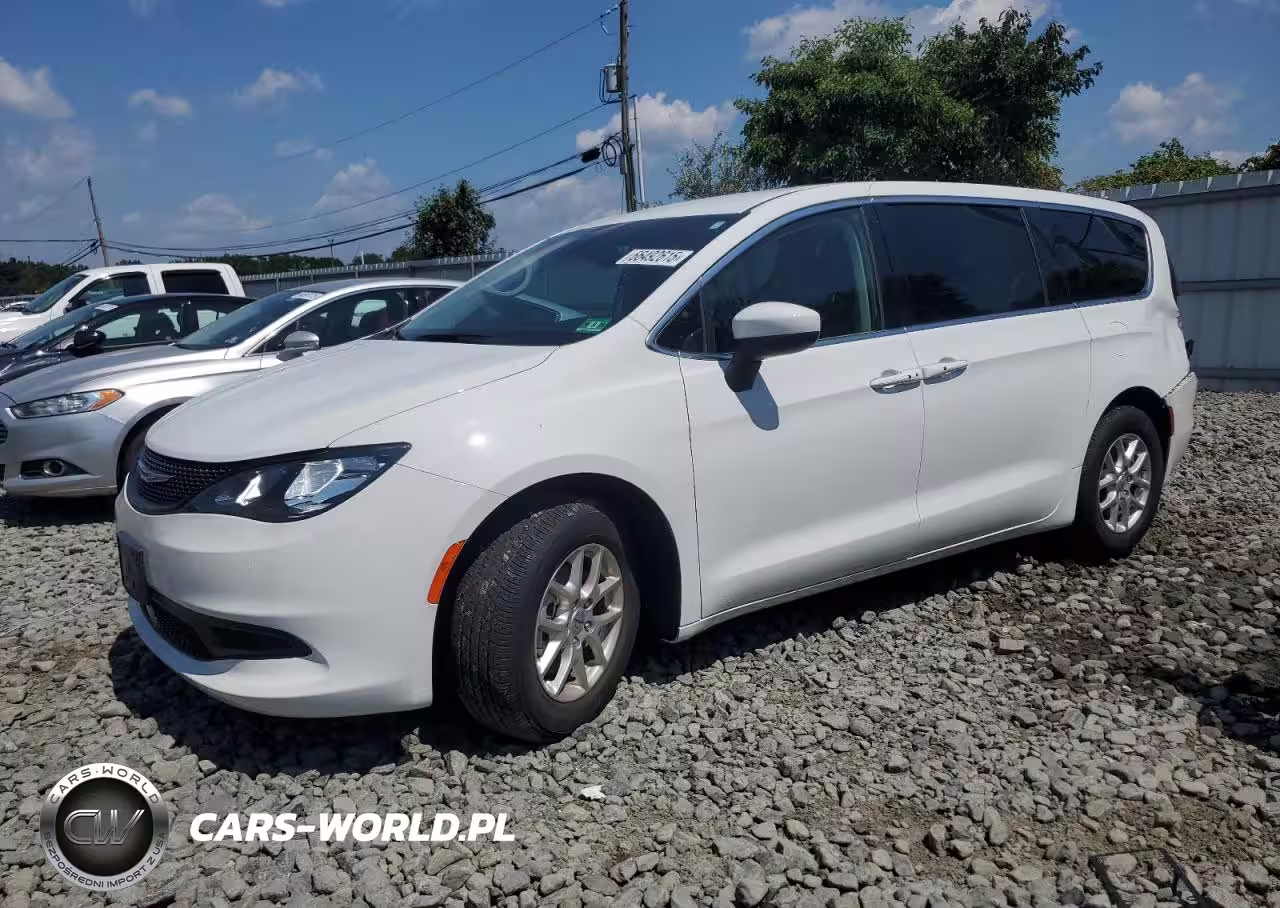 2023 Chrysler Voyager Lx