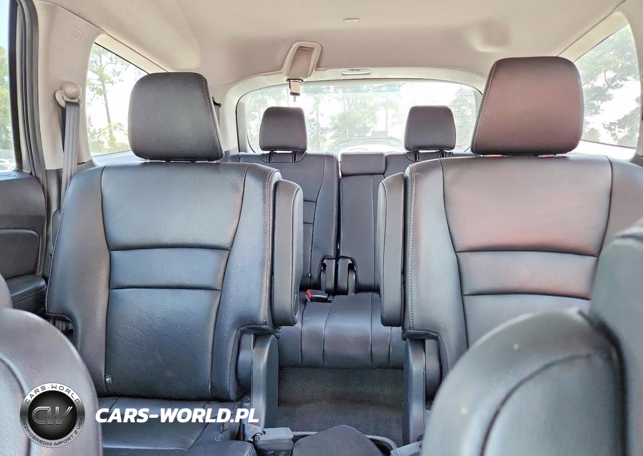2019 Honda Pilot Touring VIN:5FNYF5H61KB034170 - 10