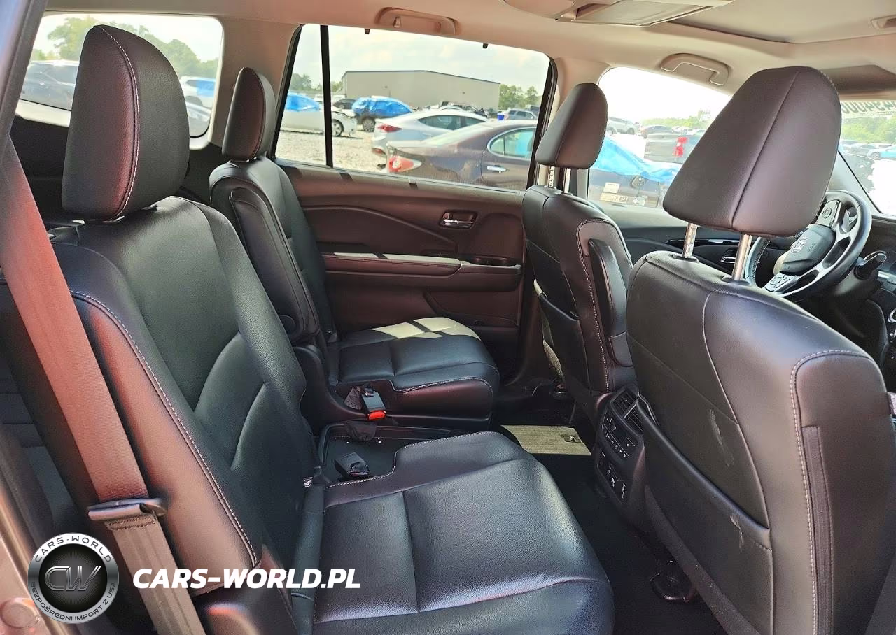 2019 Honda Pilot Touring VIN:5FNYF5H61KB034170 - 11