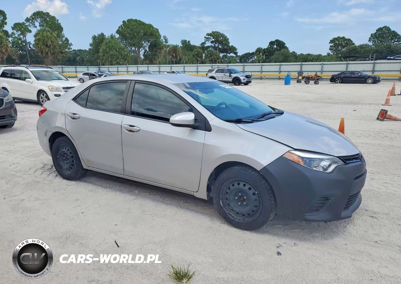 2014 Toyota Corolla Le VIN:2T1BURHEXEC002949 - 4
