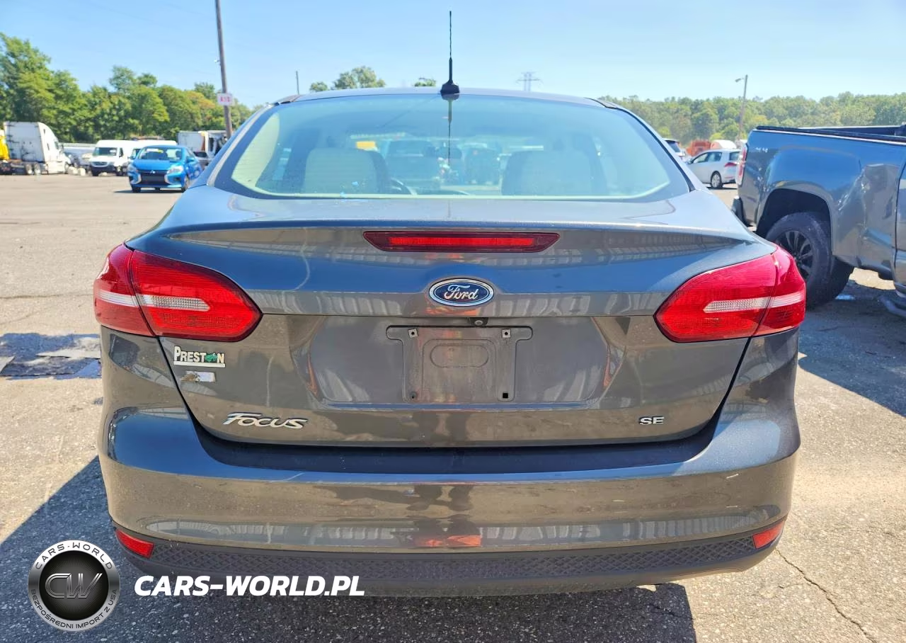2016 Ford Focus Se VIN:1FADP3F20GL377417 - 6