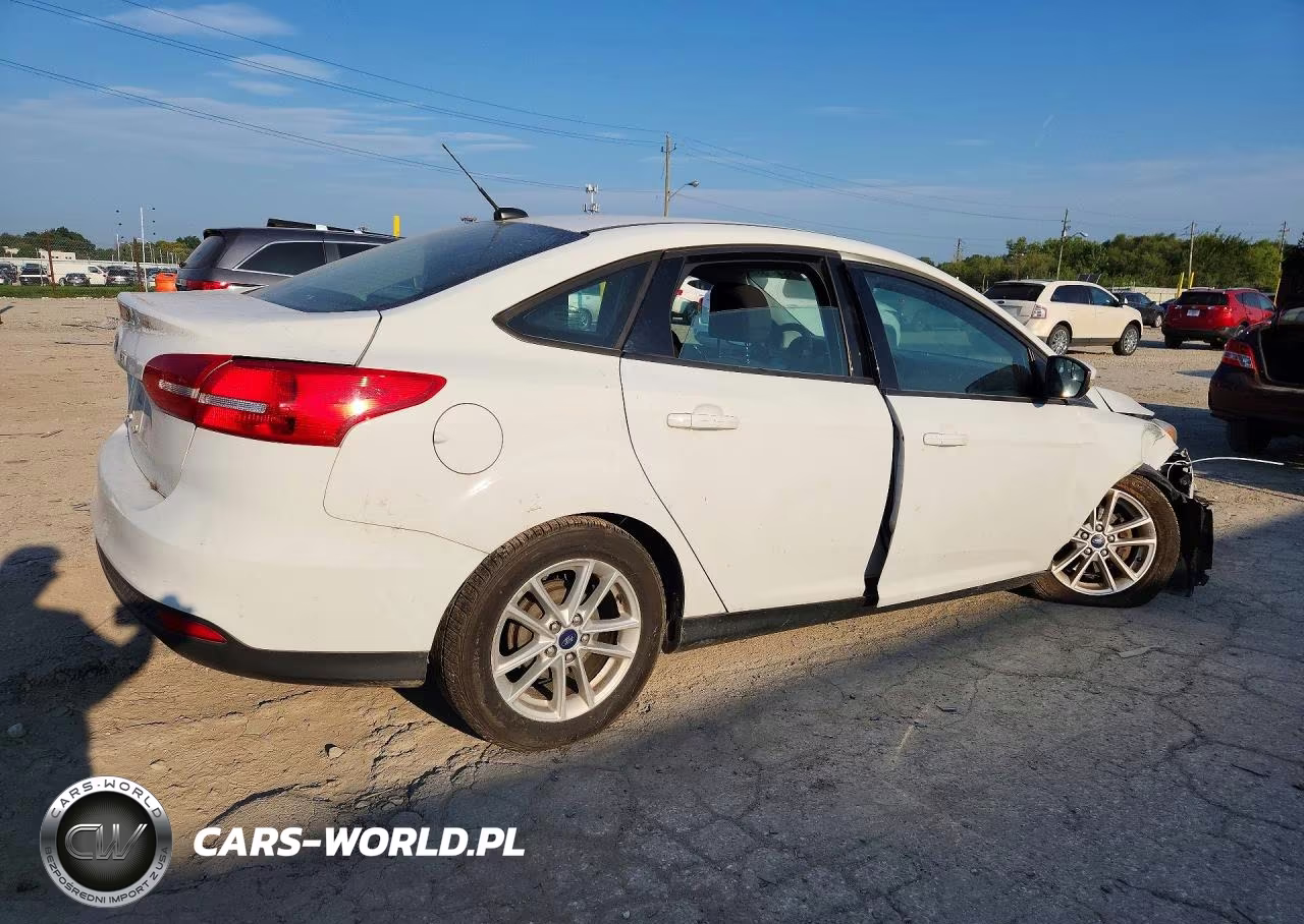 2016 Ford Focus Se VIN:1FADP3F24GL320265 - 3