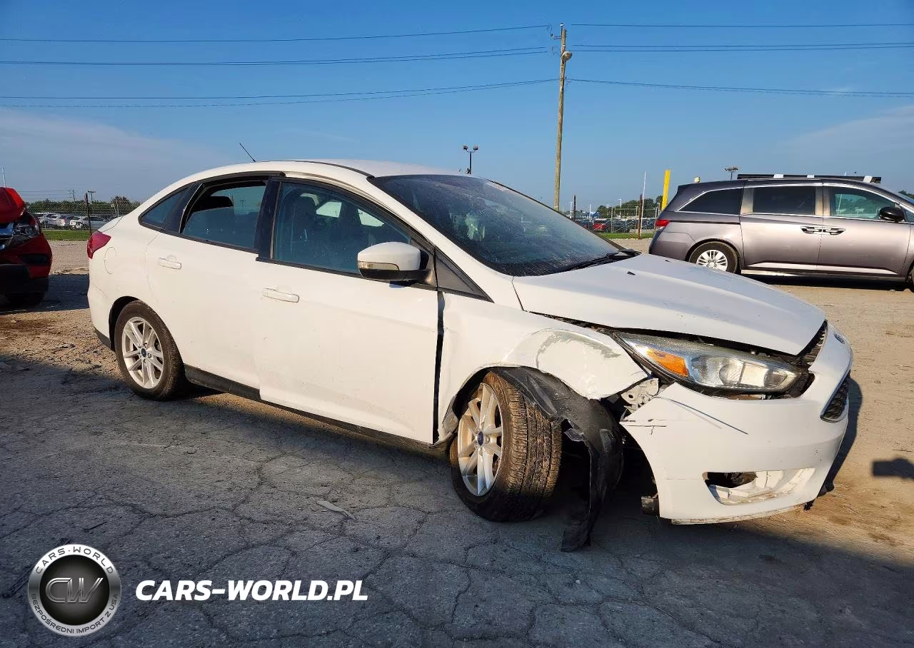 2016 Ford Focus Se VIN:1FADP3F24GL320265 - 4