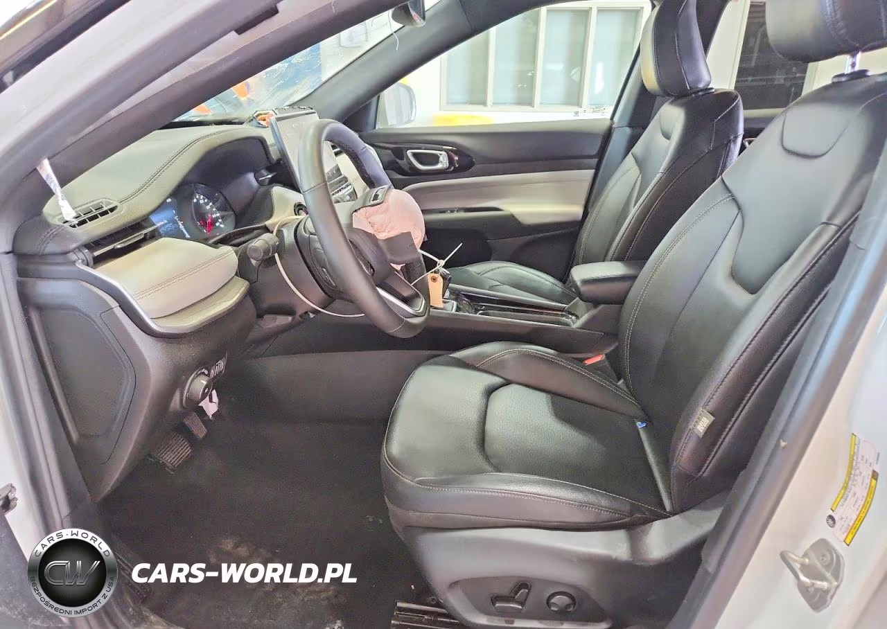 2025 Jeep Compass Limited VIN:3C4NJDCN4ST555525 - 7