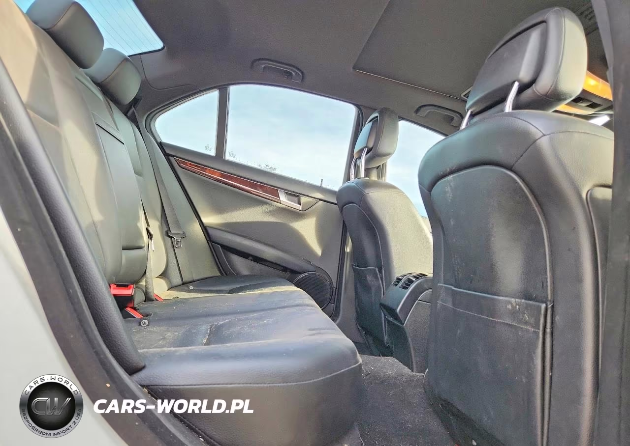 2012 Mercedes-Benz C 300 4Matic VIN:WDDGF8BB1CA693921 - 10