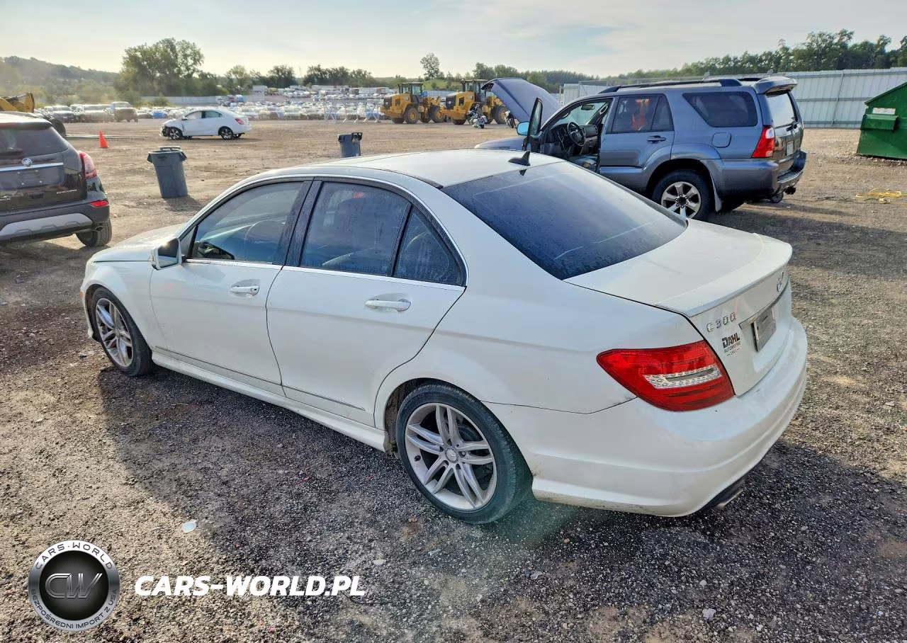 2012 Mercedes-Benz C 300 4Matic VIN:WDDGF8BB1CA693921 - 2