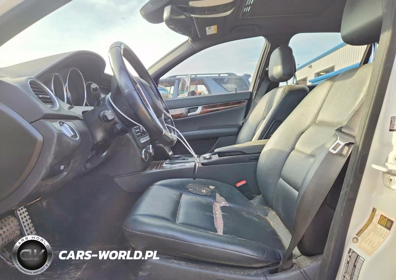 2012 Mercedes-Benz C 300 4Matic VIN:WDDGF8BB1CA693921 - 7