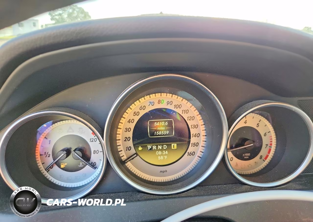 2012 Mercedes-Benz C 300 4Matic VIN:WDDGF8BB1CA693921 - 9