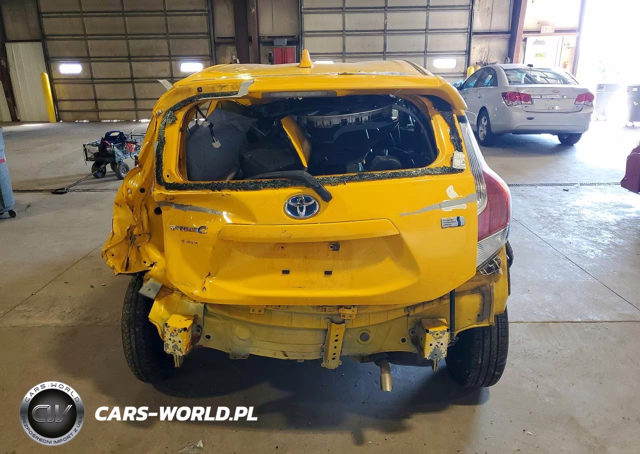 2015 Toyota Prius C Two VIN:JTDKDTB39F1089107 - 6