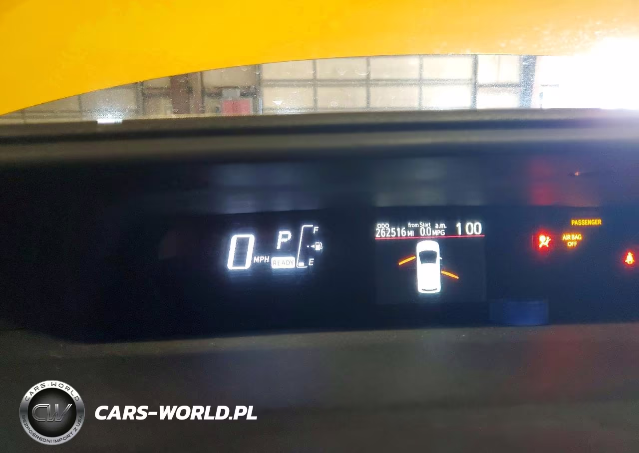 2015 Toyota Prius C Two VIN:JTDKDTB39F1089107 - 9