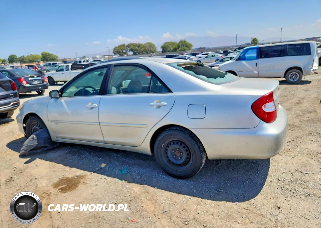 2002 Toyota Camry Le VIN:JTDBE32K620134413 - 2
