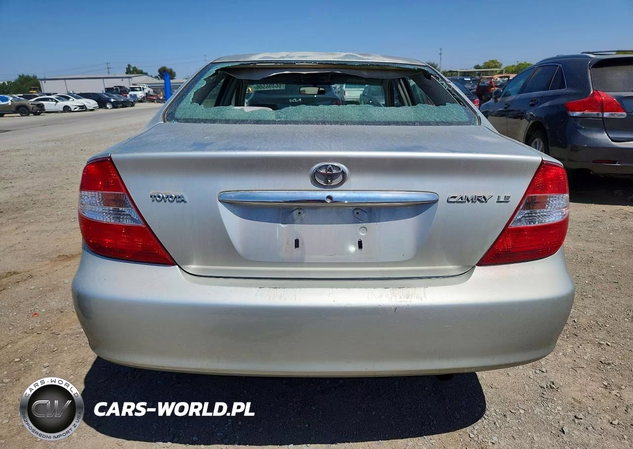 2002 Toyota Camry Le VIN:JTDBE32K620134413 - 6