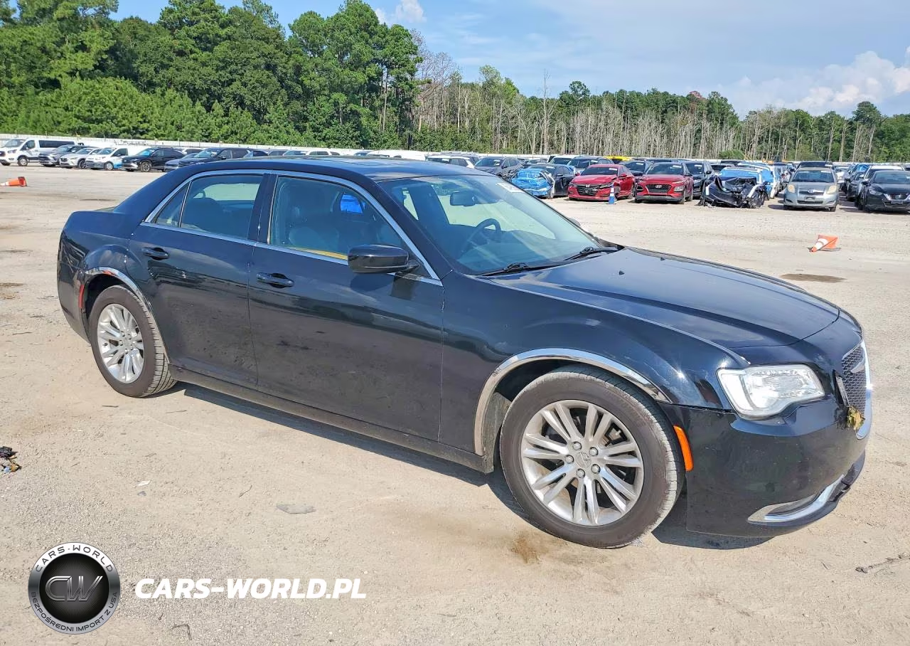 2017 Chrysler 300 Limited VIN:2C3CCAAG3HH506391 - 4