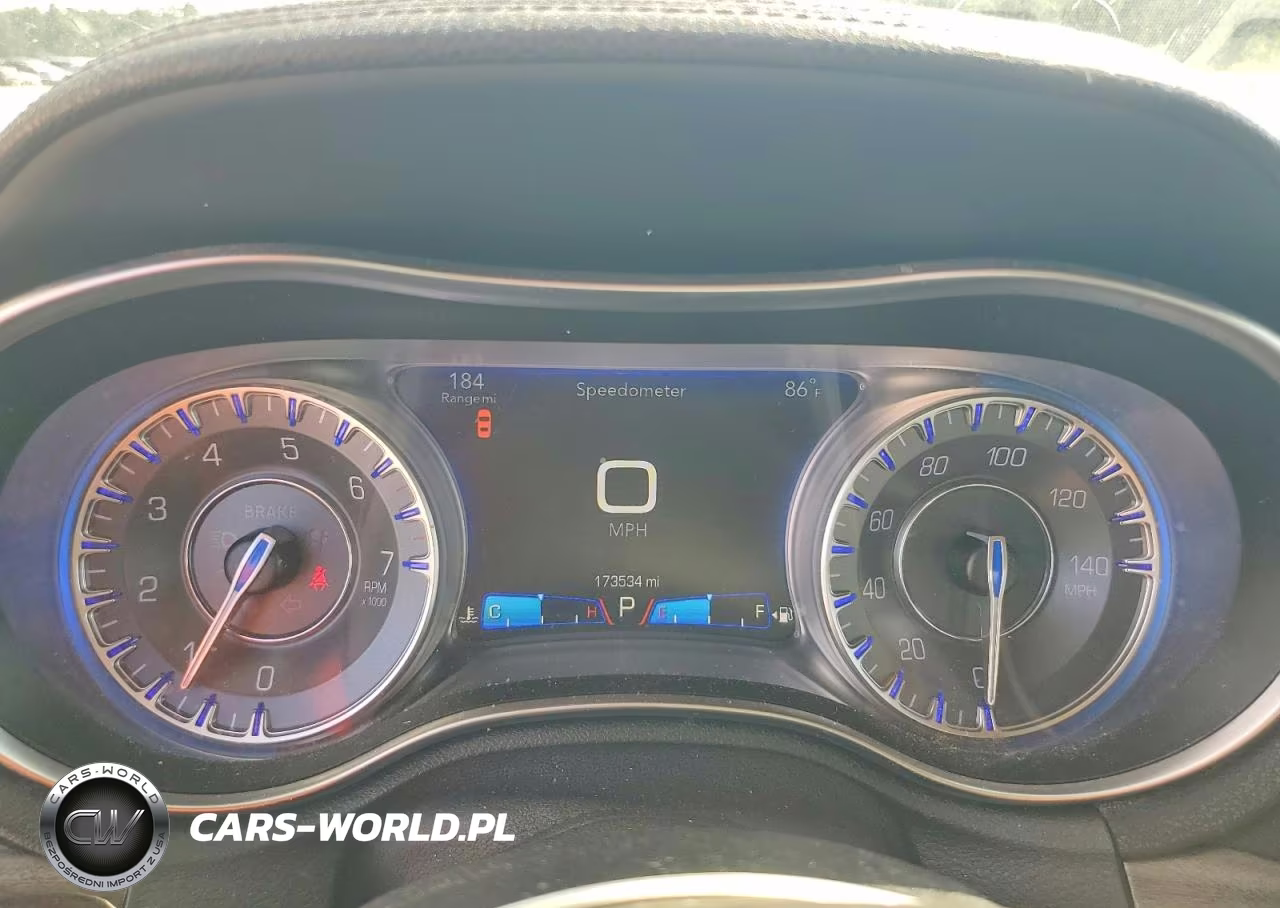 2017 Chrysler 300 Limited VIN:2C3CCAAG3HH506391 - 9