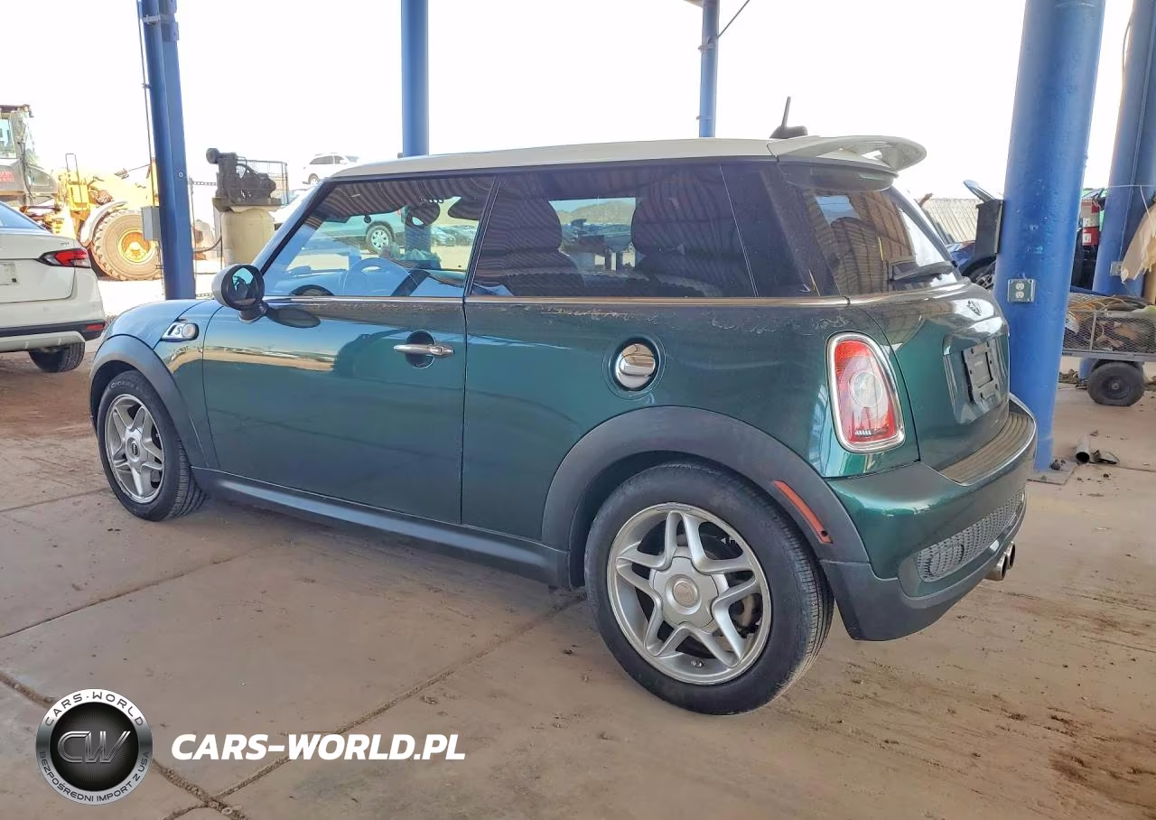 2009 Mini Cooper S VIN:WMWMF73509TT97220 - 2
