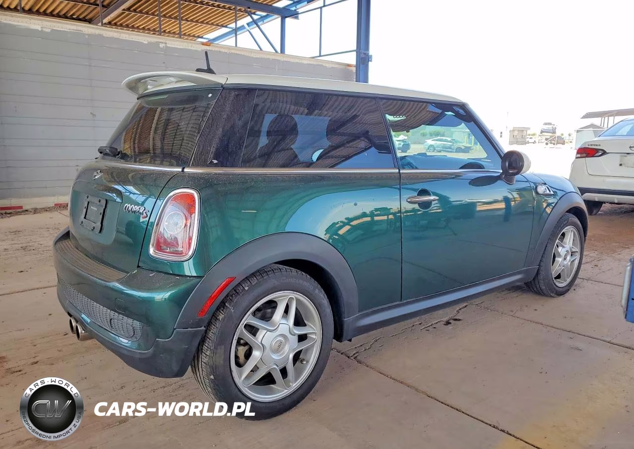 2009 Mini Cooper S VIN:WMWMF73509TT97220 - 3