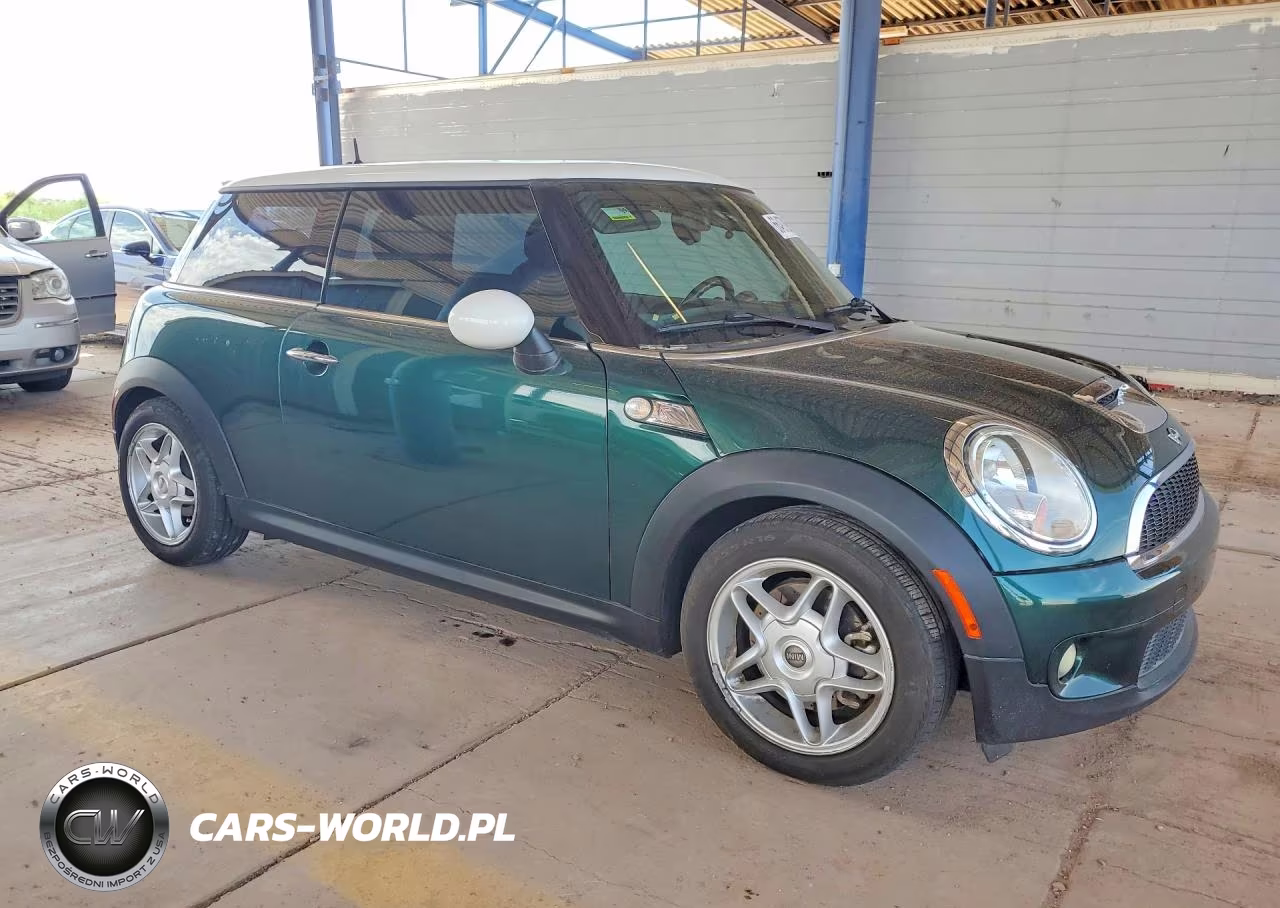 2009 Mini Cooper S VIN:WMWMF73509TT97220 - 4