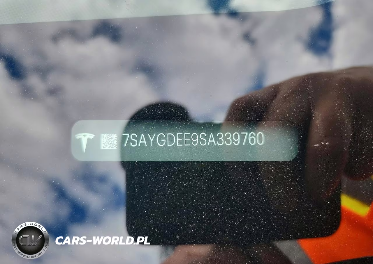 2025 Tesla Model Y VIN:7SAYGDEE9SA339760 - 13