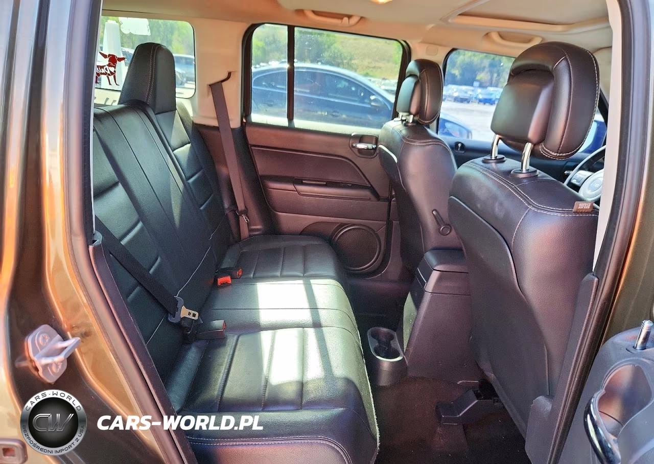 2015 Jeep Patriot Latitude VIN:1C4NJRFB8FD339882 - 11