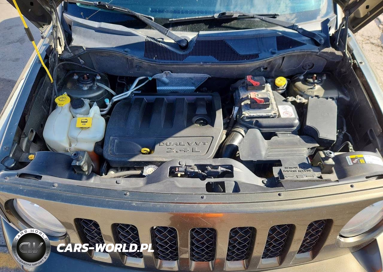 2015 Jeep Patriot Latitude VIN:1C4NJRFB8FD339882 - 12