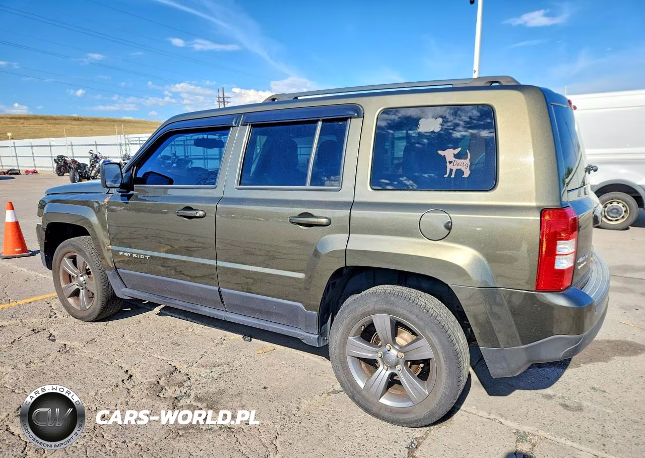 2015 Jeep Patriot Latitude VIN:1C4NJRFB8FD339882 - 2