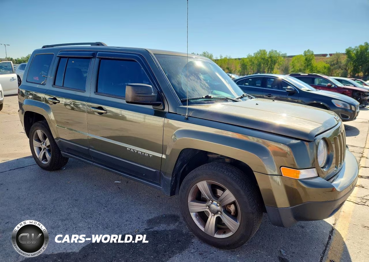 2015 Jeep Patriot Latitude VIN:1C4NJRFB8FD339882 - 4