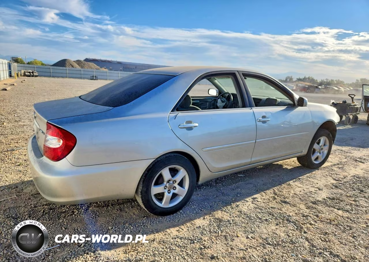 2003 Toyota Camry Le VIN:4T1BE32K23U673181 - 3