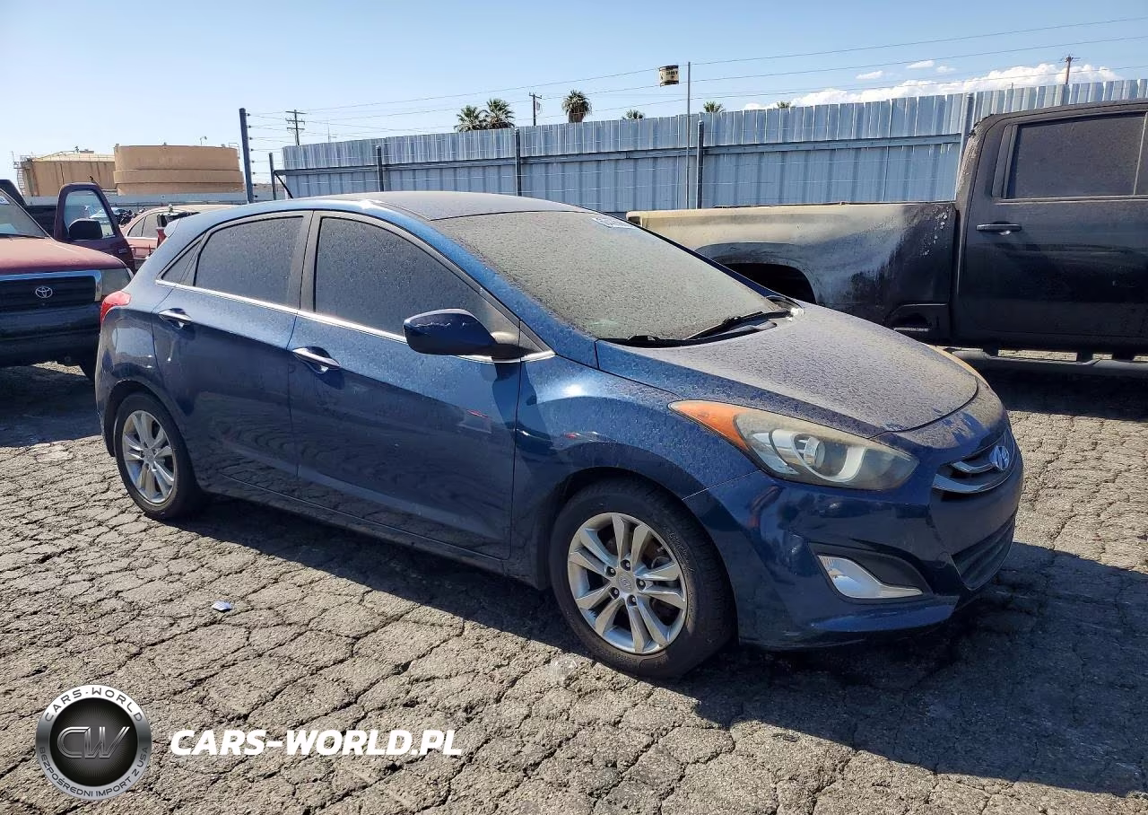 2015 Hyundai Elantra Gt Base VIN:KMHD35LH3FU241927 - 4