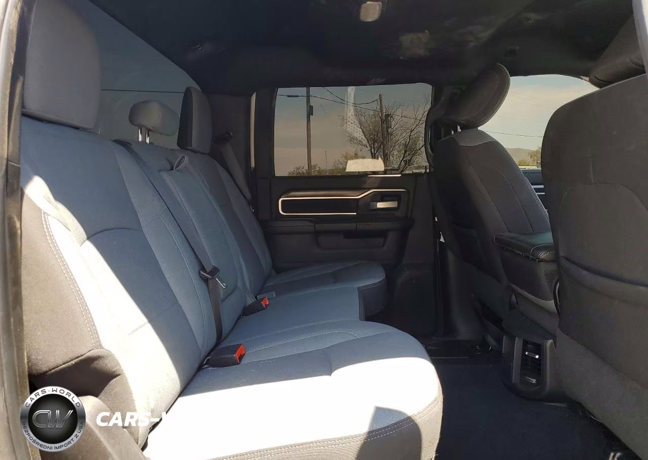 2024 Ram 2500 Big Horn VIN:3C6UR5DJ1RG323559 - 10