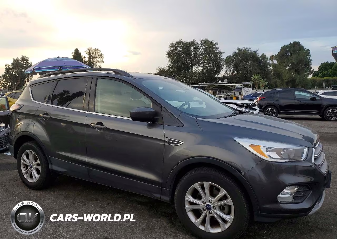 2018 Ford Escape Se VIN:1FMCU0GDXJUD21964 - 4