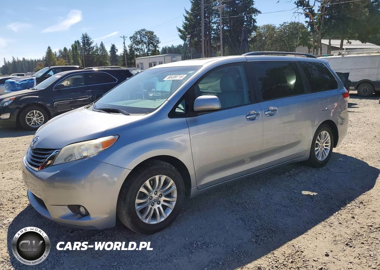 2014 Toyota Sienna Xle 8-Passenger