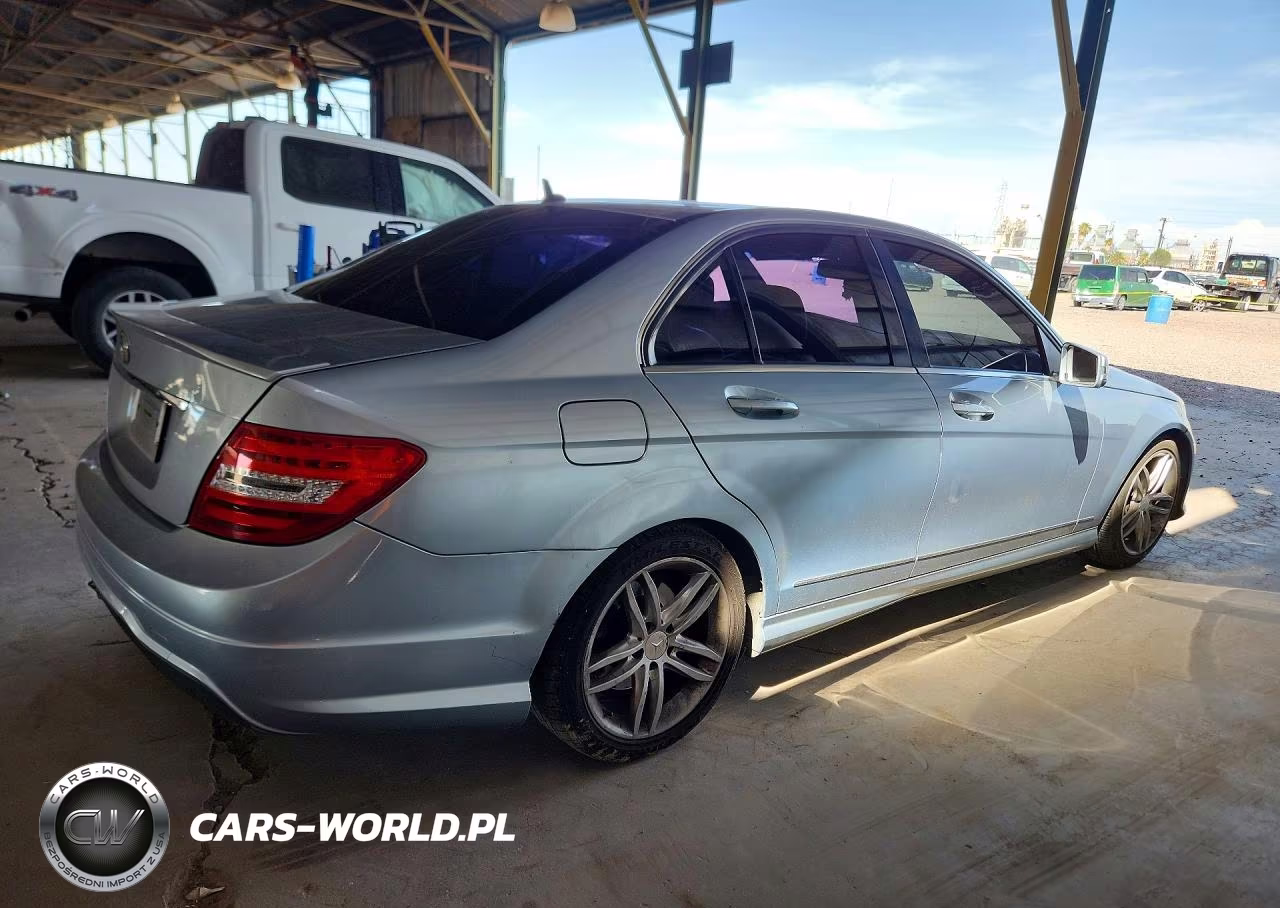 2013 Mercedes-Benz C 250 VIN:WDDGF4HB4DR270737 - 3