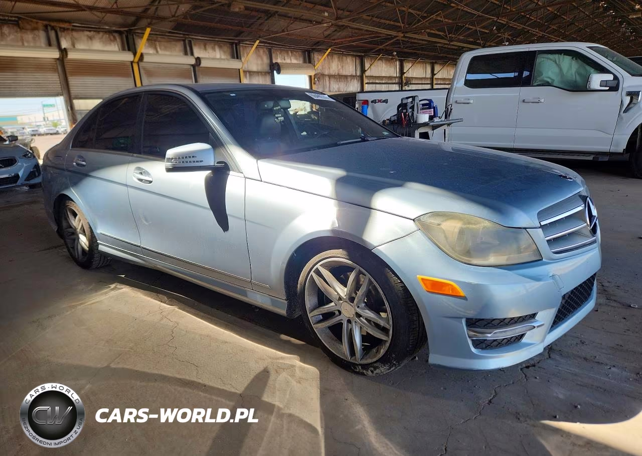 2013 Mercedes-Benz C 250 VIN:WDDGF4HB4DR270737 - 4