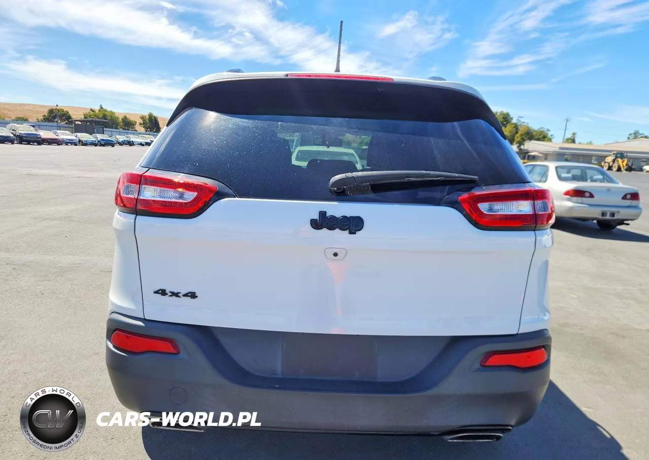 2018 Jeep Cherokee Latitude VIN:1C4PJMCX2JD509268 - 6