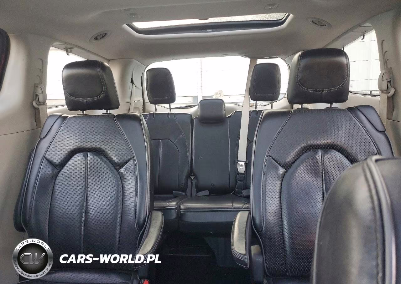 2019 Chrysler Pacifica Limited VIN:2C4RC1GG7KR720136 - 10