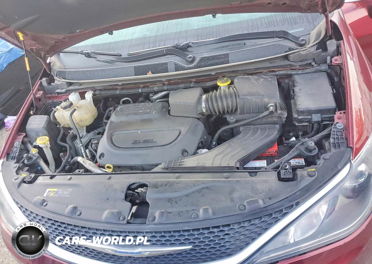 2019 Chrysler Pacifica Limited VIN:2C4RC1GG7KR720136 - 12