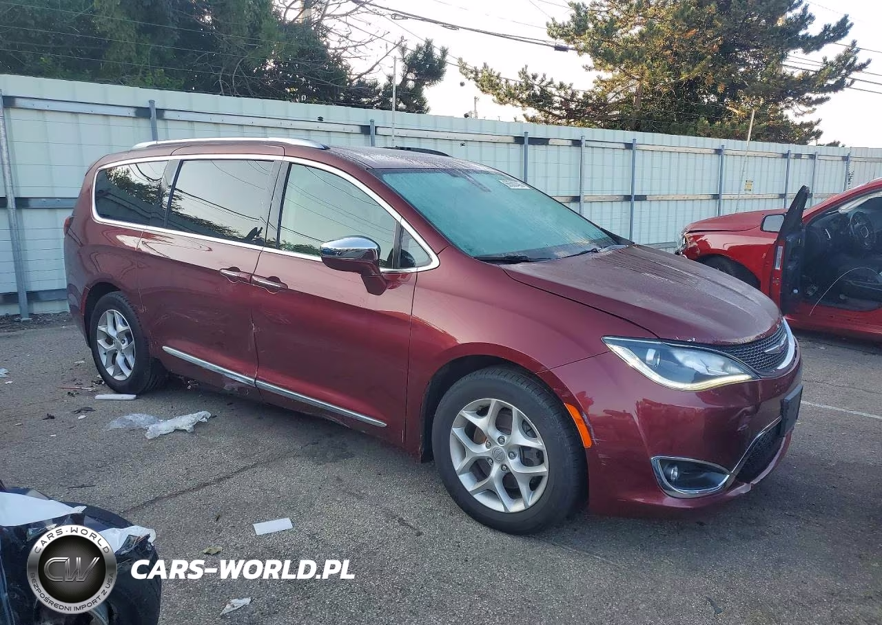 2019 Chrysler Pacifica Limited VIN:2C4RC1GG7KR720136 - 4