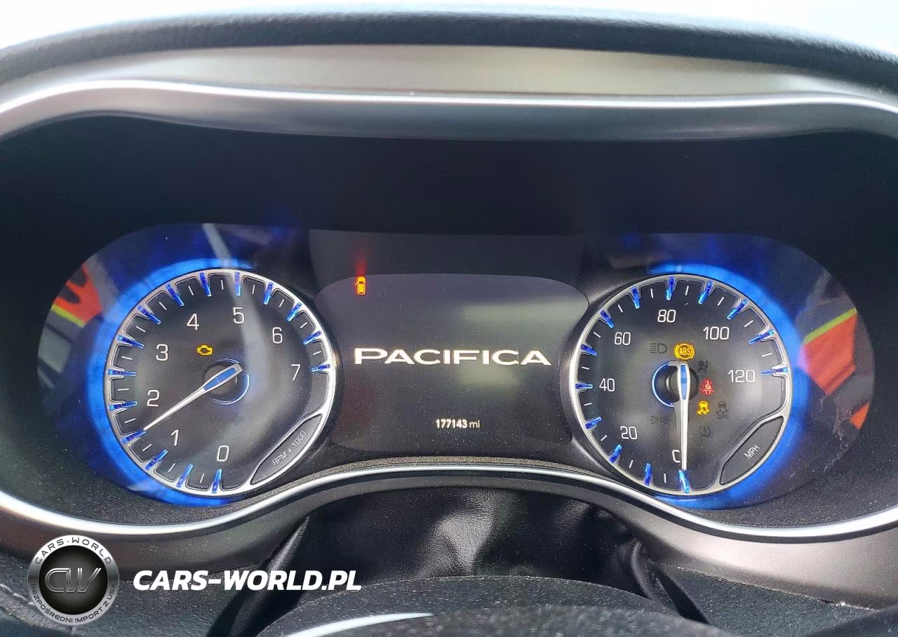 2019 Chrysler Pacifica Limited VIN:2C4RC1GG7KR720136 - 9