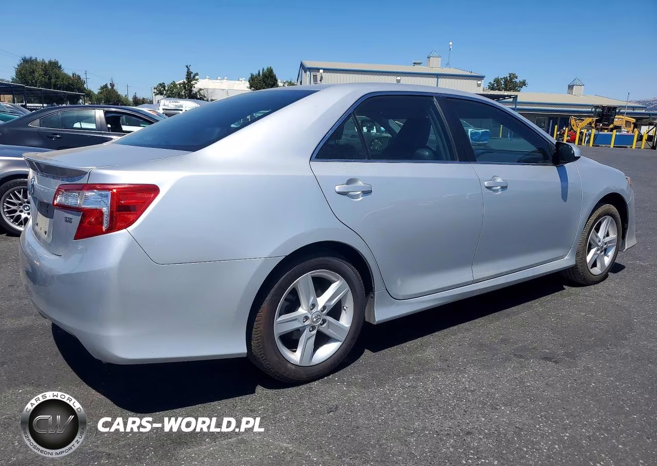 2014 Toyota Camry Se VIN:4T1BF1FK3EU763955 - 3