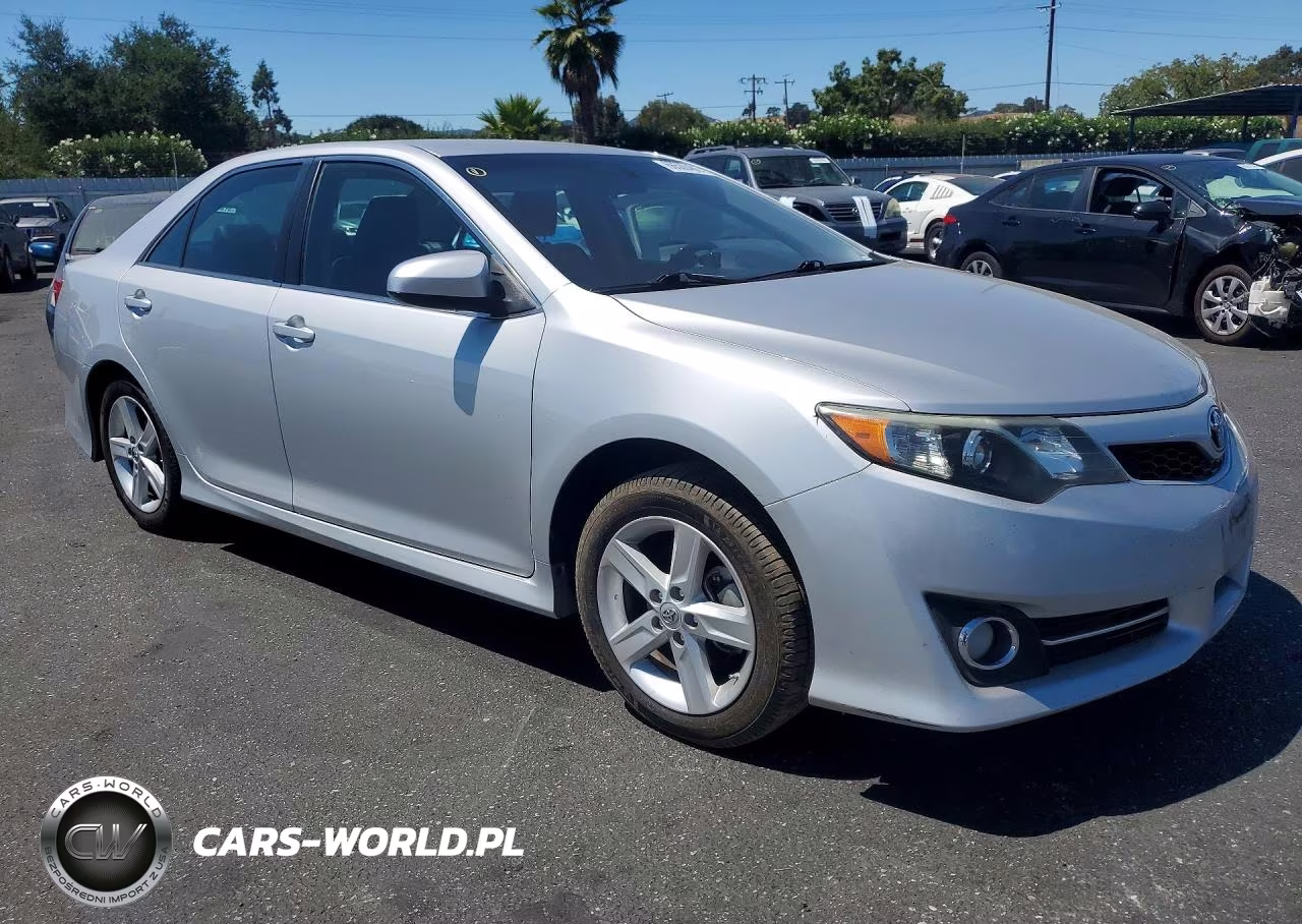 2014 Toyota Camry Se VIN:4T1BF1FK3EU763955 - 4
