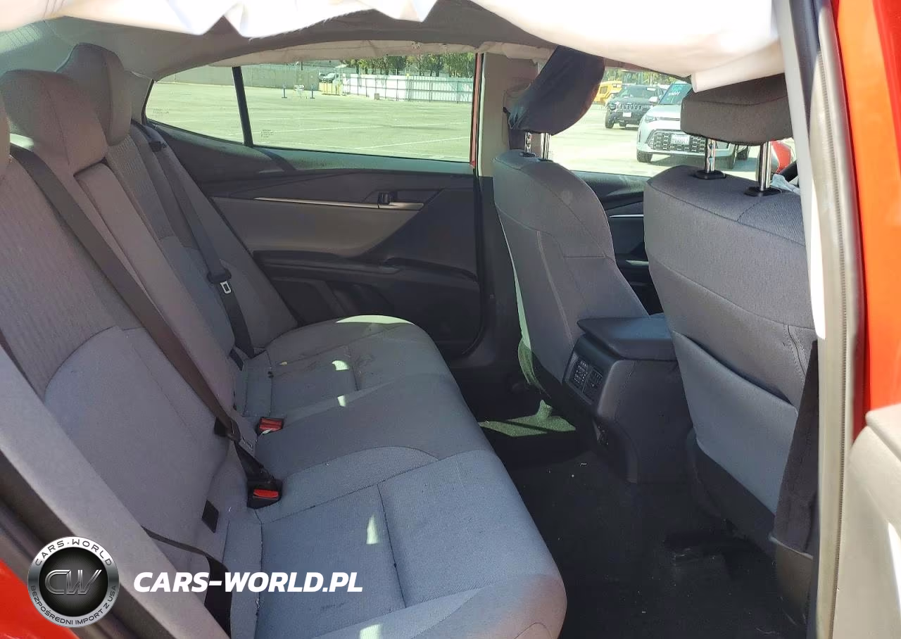 2025 Toyota Camry Le VIN:4T1DAACK1SU051712 - 10
