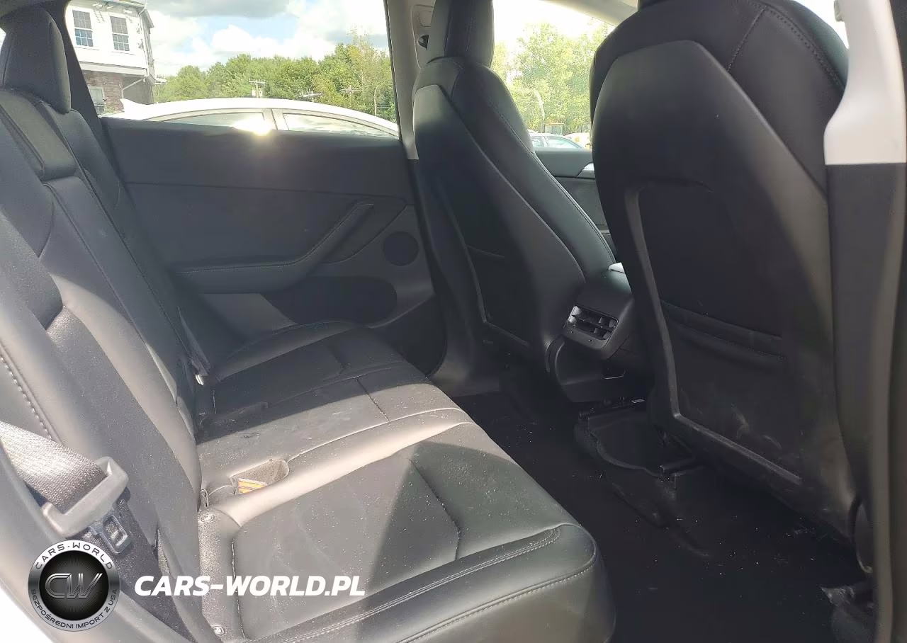 2022 Tesla Model Y VIN:7SAYGDEE4NF569021 - 10