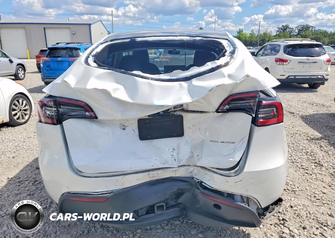 2022 Tesla Model Y VIN:7SAYGDEE4NF569021 - 6