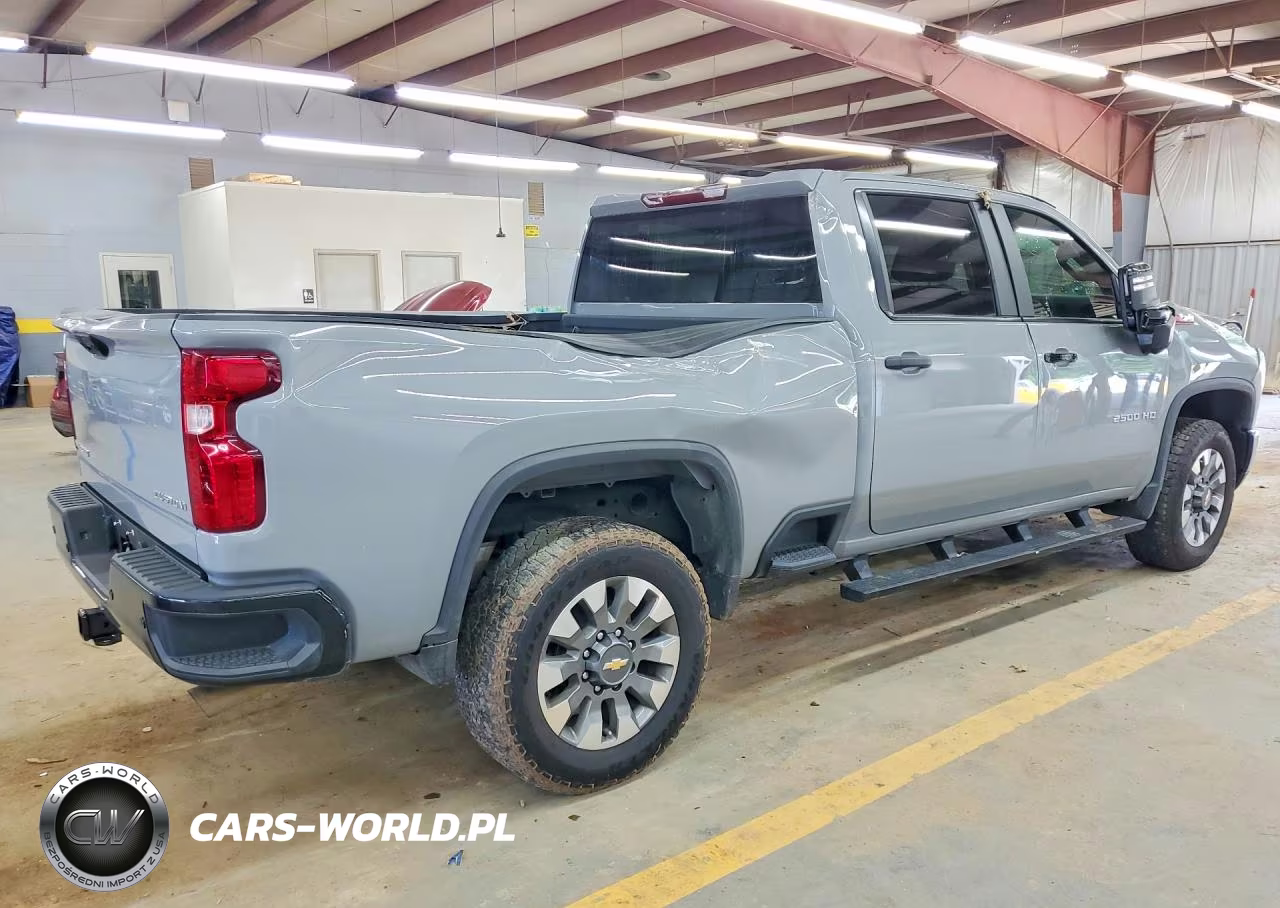 2025 Chevrolet Silverado K2500 Custom VIN:1GC4KME72SF130001 - 3