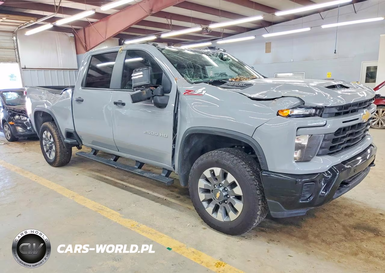 2025 Chevrolet Silverado K2500 Custom VIN:1GC4KME72SF130001 - 4