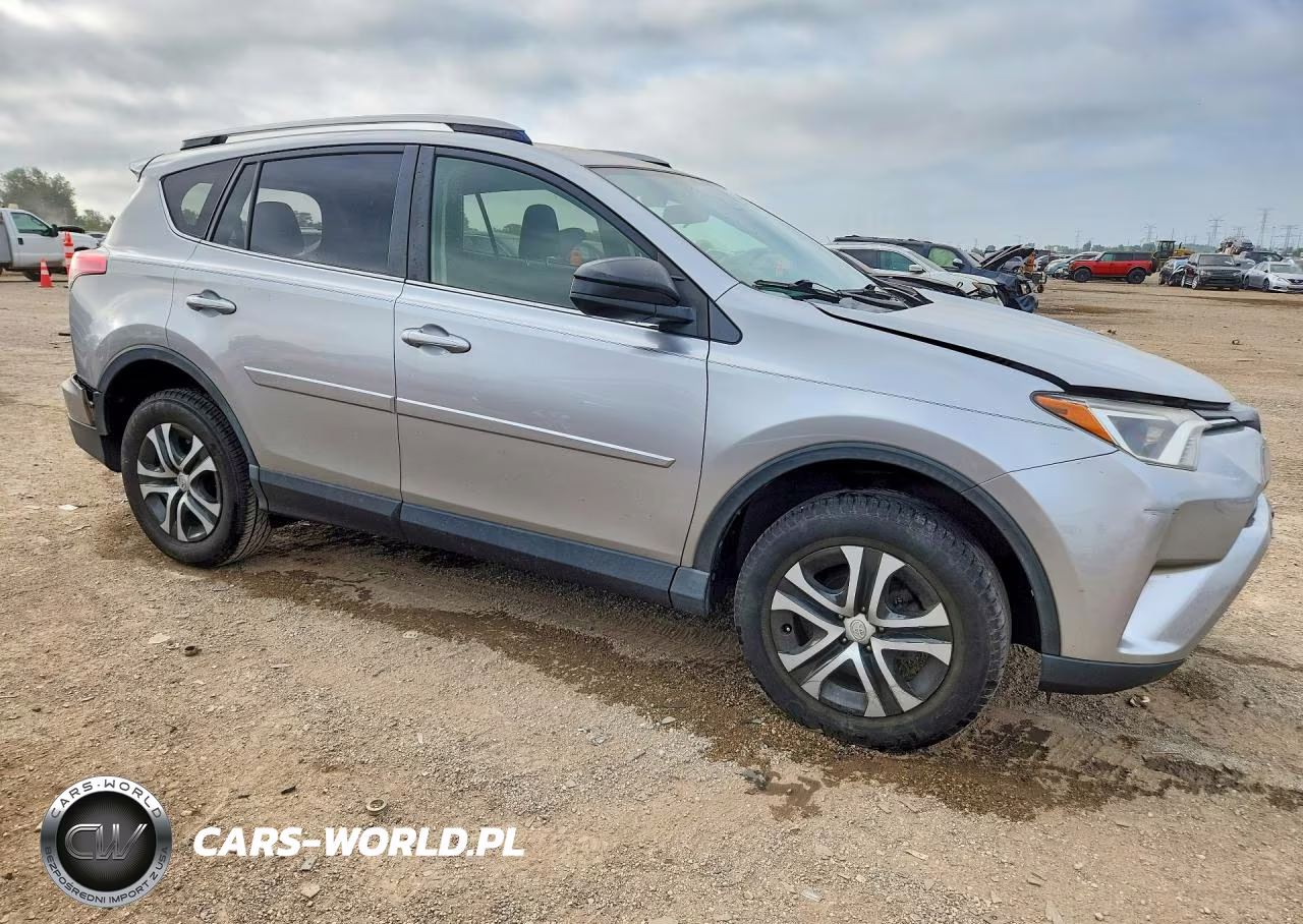2018 Toyota Rav4 Le VIN:JTMZFREV3JJ158343 - 4