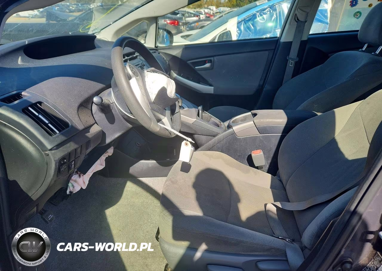 2015 Toyota Prius Two VIN:JTDKN3DU3F1970436 - 7