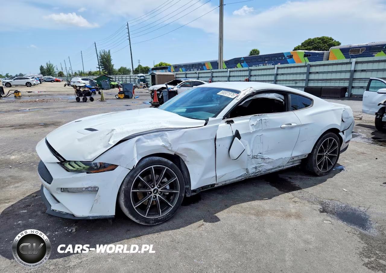 2018 Ford Mustang VIN:1FA6P8TH1J5102052 - 1