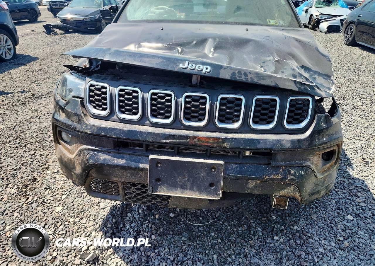 2024 Jeep Compass Latitude VIN:3C4NJDBN6RT119495 - 12