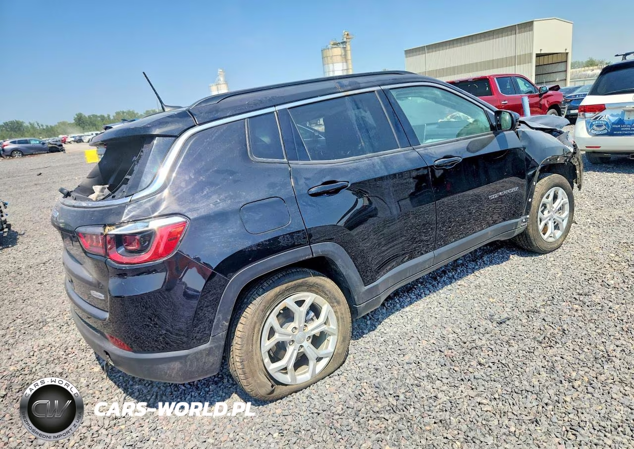 2024 Jeep Compass Latitude VIN:3C4NJDBN6RT119495 - 3